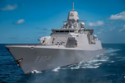 Marineschip te water.