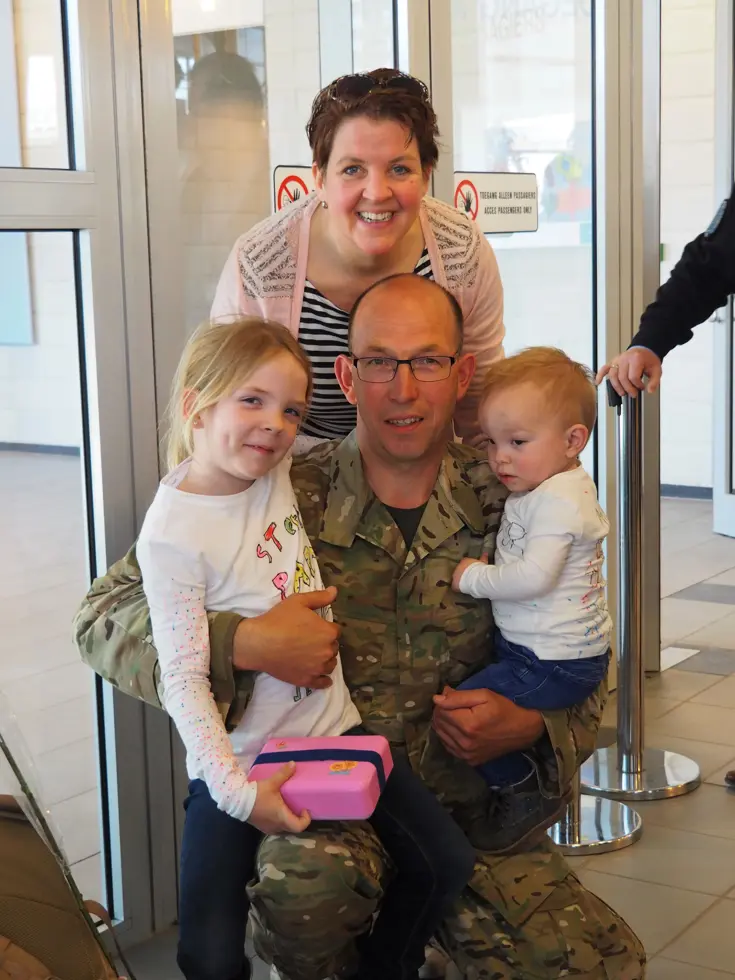 Militair met gezin.