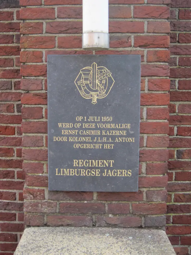 Plaquette oprichting Regiment Limburgse Jagers.