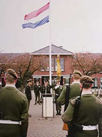 De ingang van de Johannes Postkazerne in Havelte.