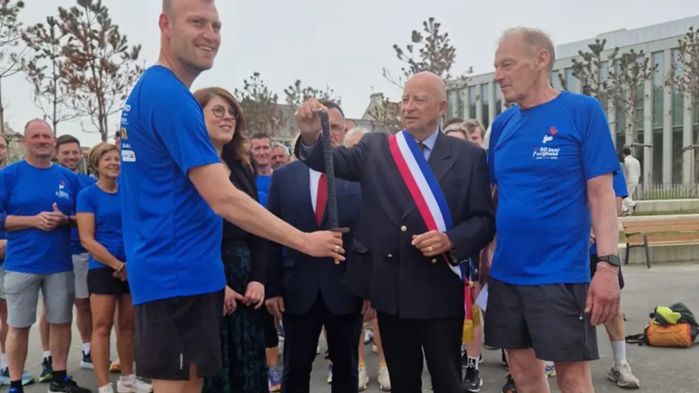 Uitreiking medailles na afloop estafette.