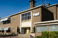 Voorgevel van TNO-pand in Rijswijk.