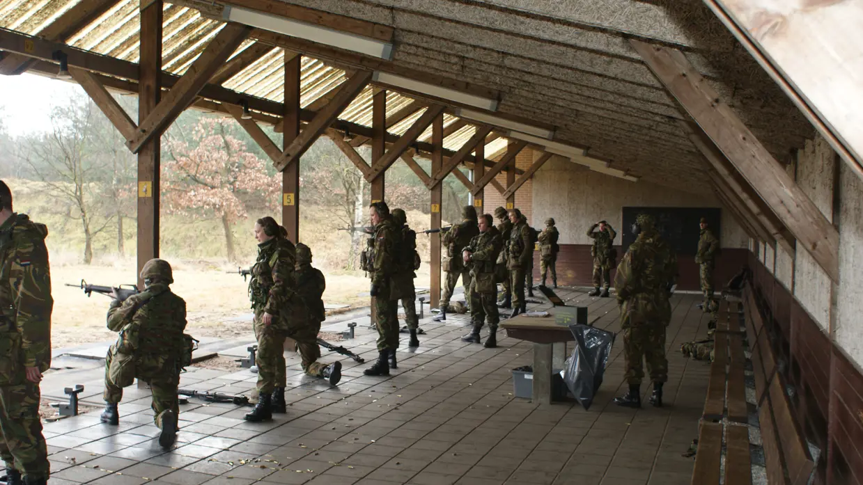 Schietoefeningen op het infanterieschietkamp.