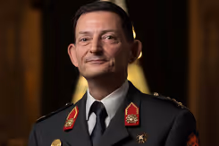 Luitenant-generaal Ludy Schmidt.