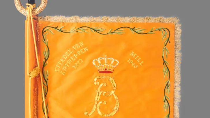 De standaard van het Korps Veldartillerie.