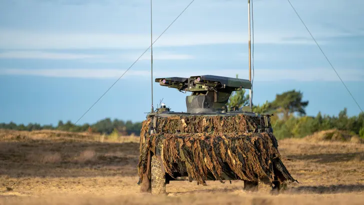 De Stinger Weapon Platform Fennek in actie tijdens een oefening in Nederland.