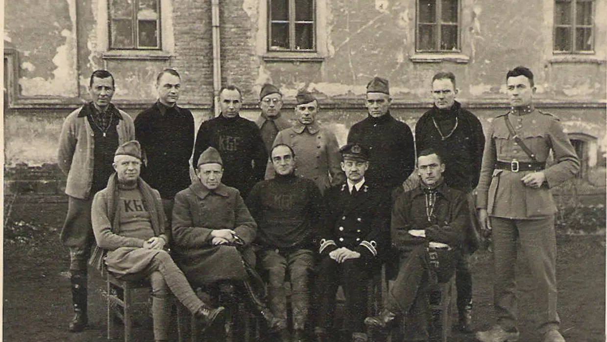 Groepsfoto met kolonel Antoni.