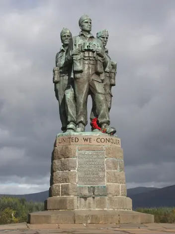 Commando Memorial-monument bij Achnacarry.