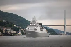 Luchtverdedigings- en commandofregat Zr.Ms. Tromp op zee.