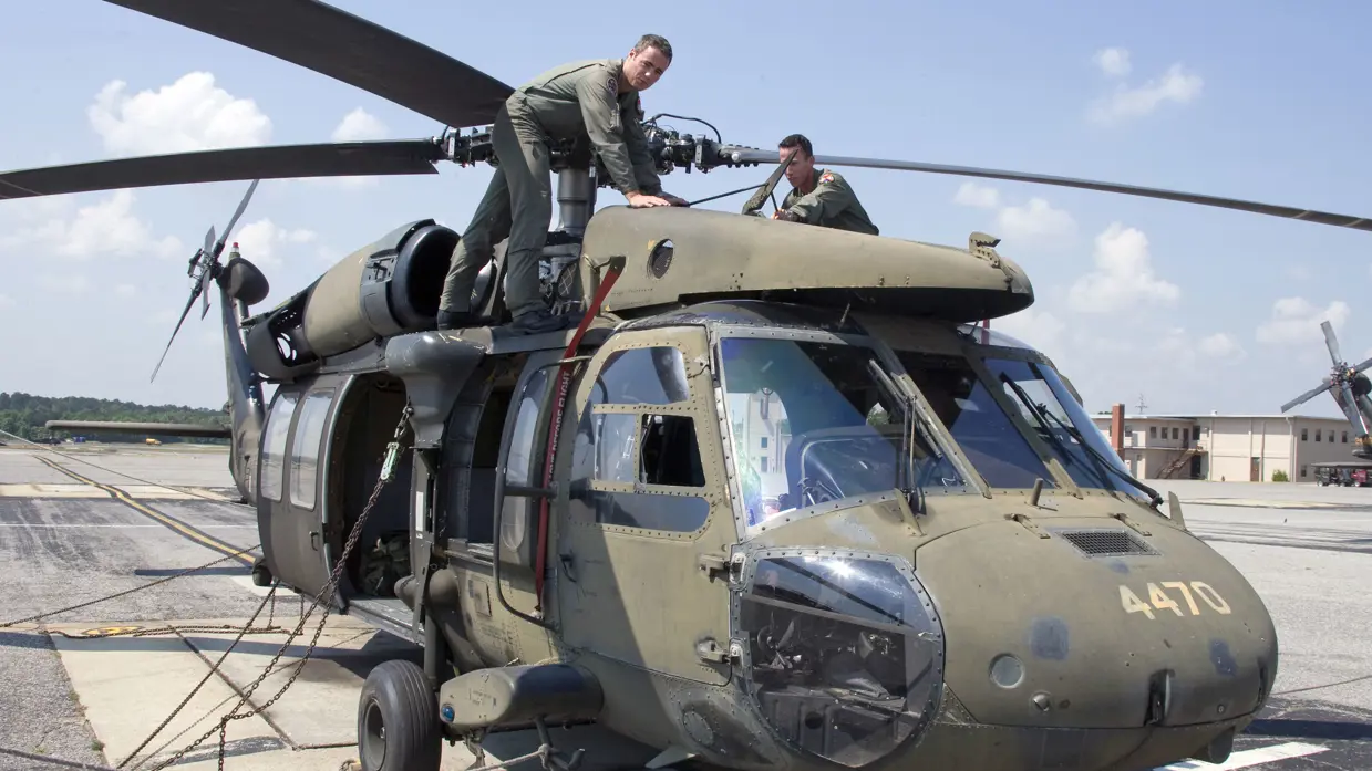 Een Blackhawk-helikopter op Fort Novosel.
