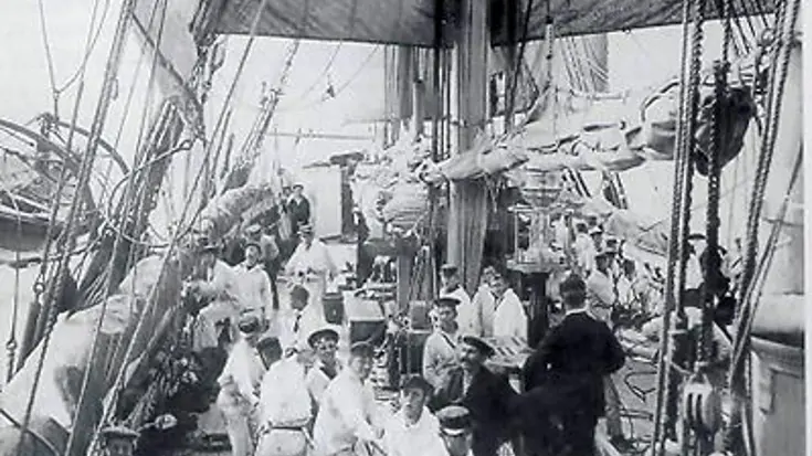 Dekwerkzaamheden op de Urania in 1899.