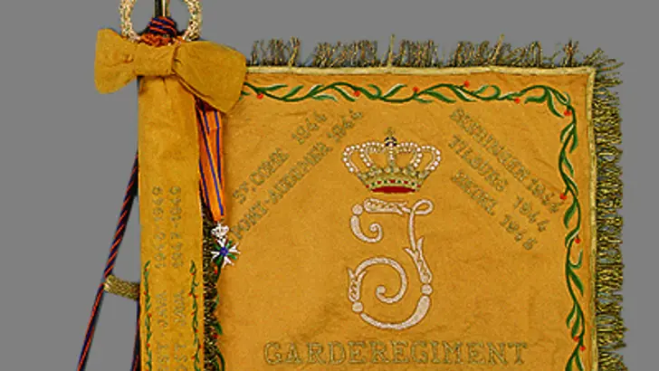 Vaandel garderegiment Fuseliers Prinses Irene voorkant.