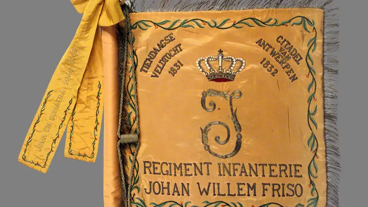 De voorkant van het vaandel van het Regiment Infanterie Johan Willem Friso.