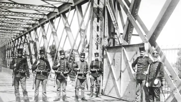 Vrijwillige Landstorm op brug.